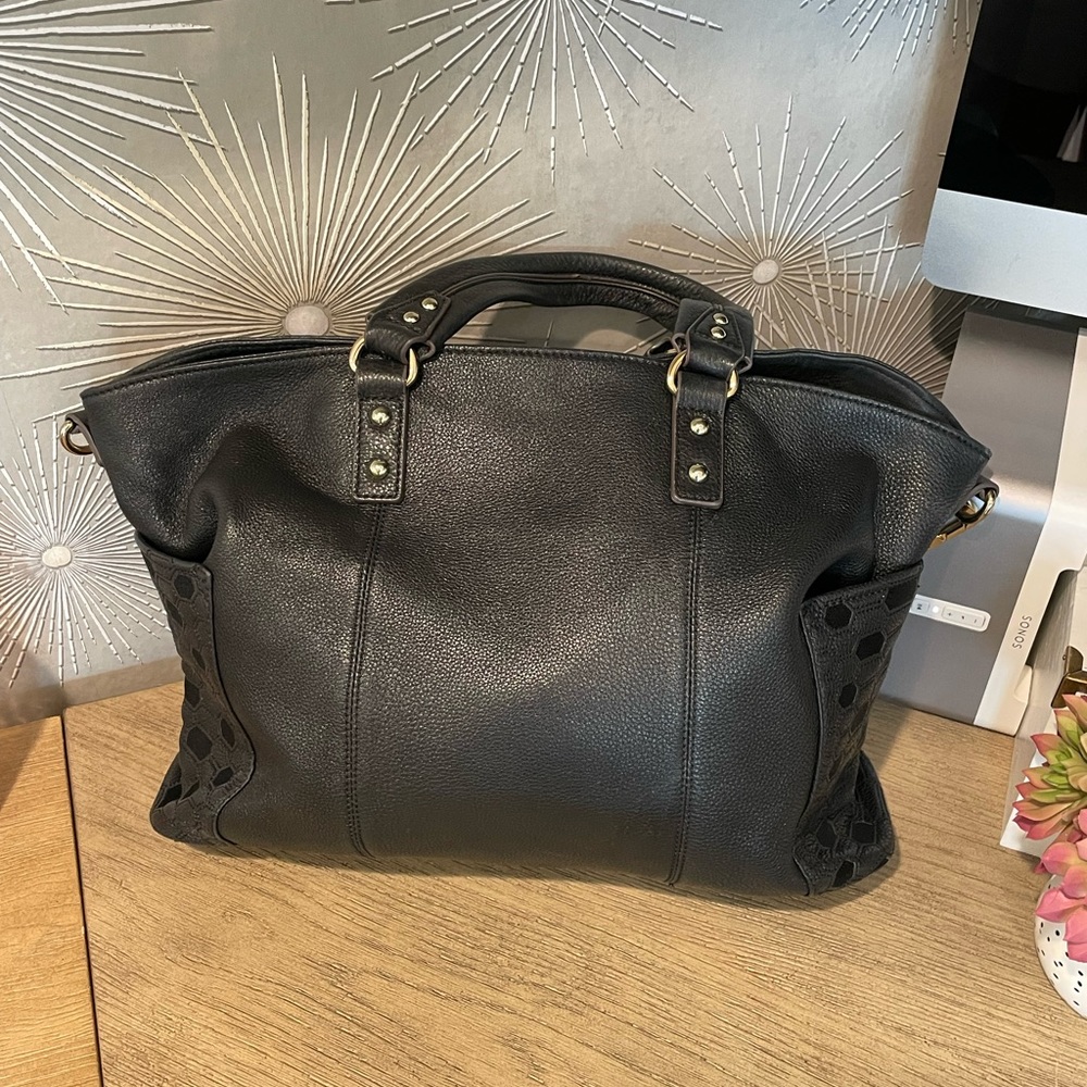 Aimee Kerstenberg tote with cross body strap - Picture 5 of 11